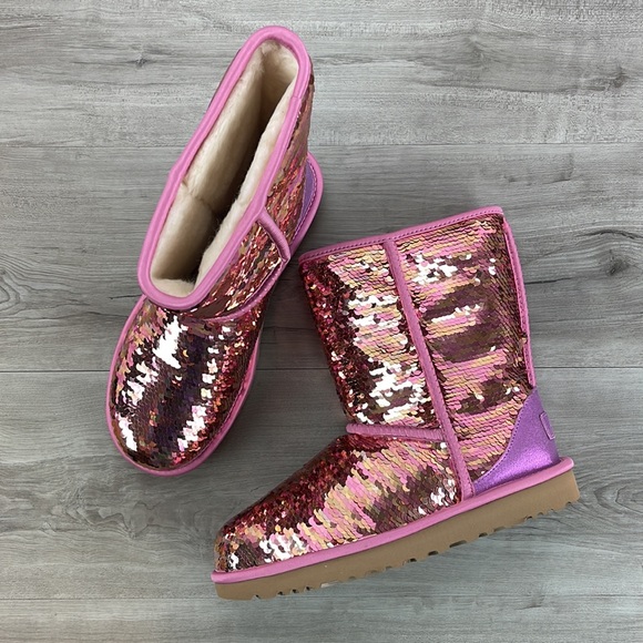 UGG Shoes - 🍁UGG🍁 CLASSIC SHORT SEQUIN PINK TONAL BOOTS